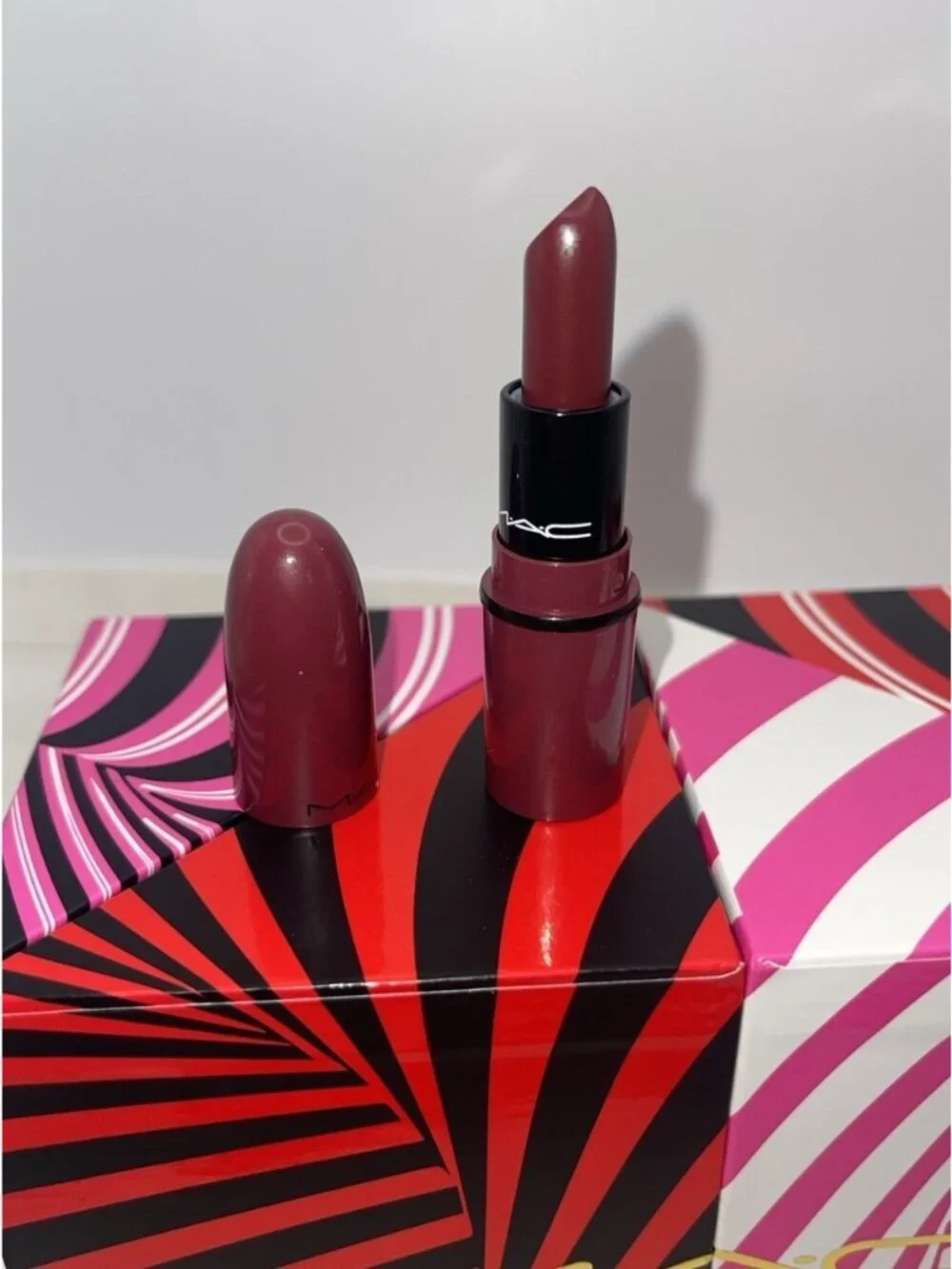 MAC Mini Lipstick Diva Matte A21 Deep Plum Vampy Travel Size